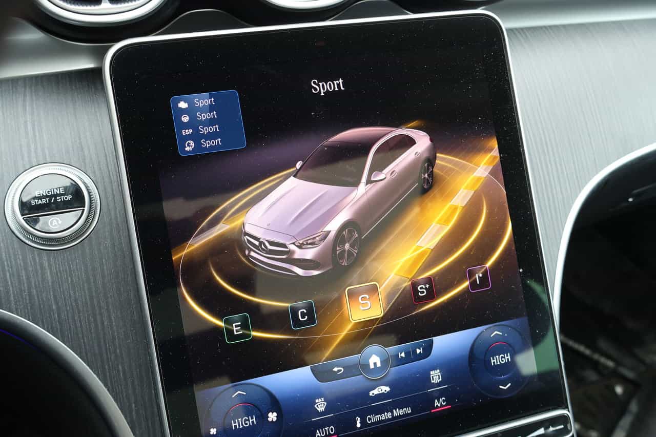 Image 21 Mercedes-Benz C-Class C300 2023