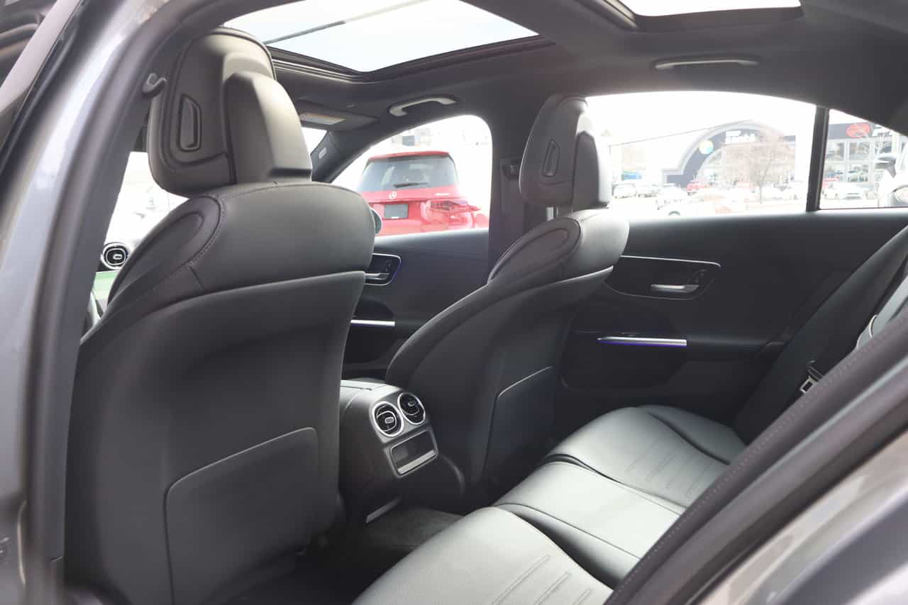 Image 14 Mercedes-Benz C-Class C300 2023