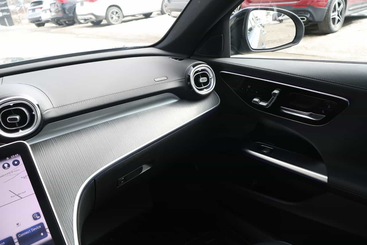 Image 17 Mercedes-Benz C-Class C300 2023