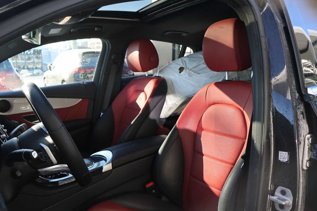 2023 Mercedes-Benz GLC GLC300 - Image 3