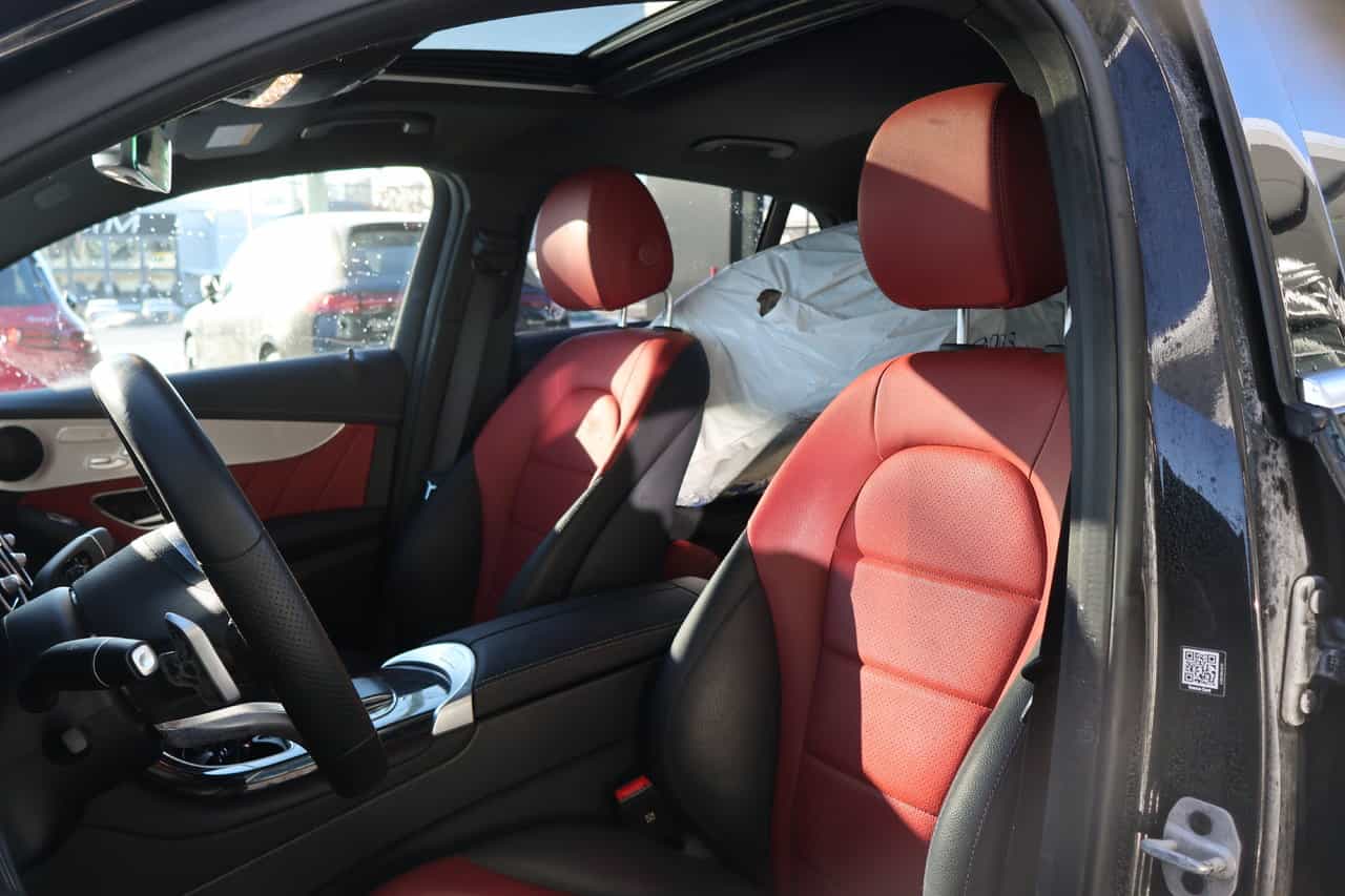 2023 Mercedes-Benz GLC GLC300 - Image 12