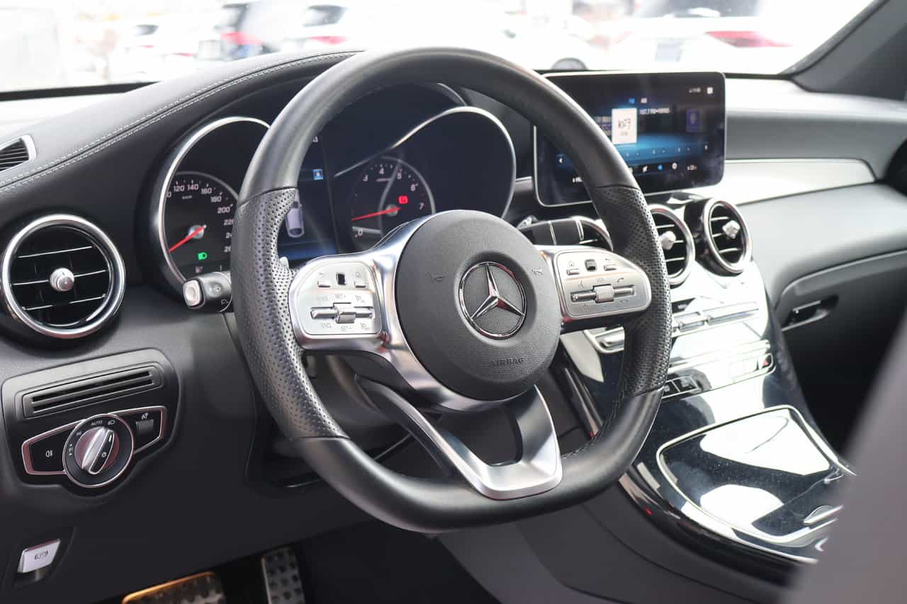 2023 Mercedes-Benz GLC GLC300 - Image 11