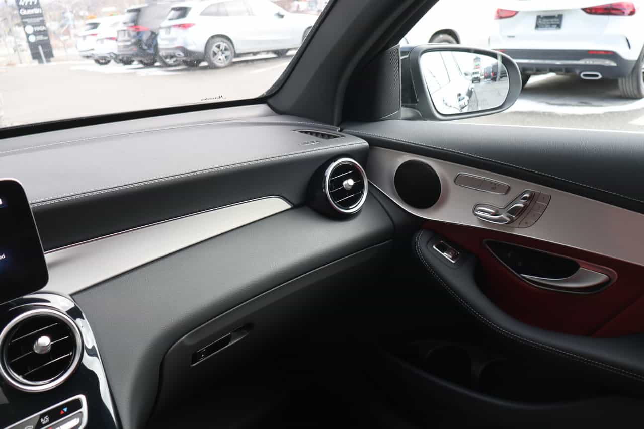 2023 Mercedes-Benz GLC GLC300 - Image 17