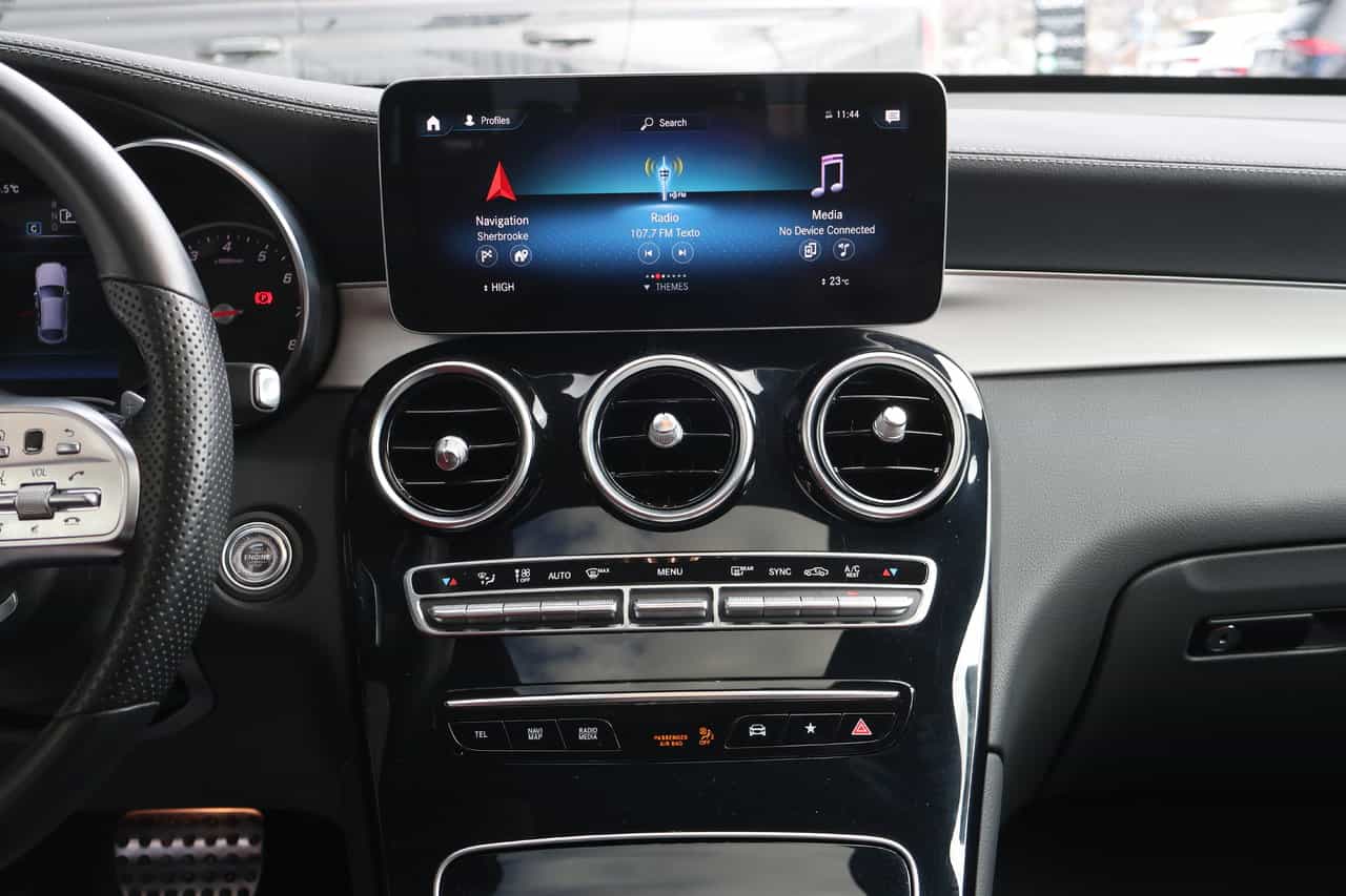 2023 Mercedes-Benz GLC GLC300 - Image 18