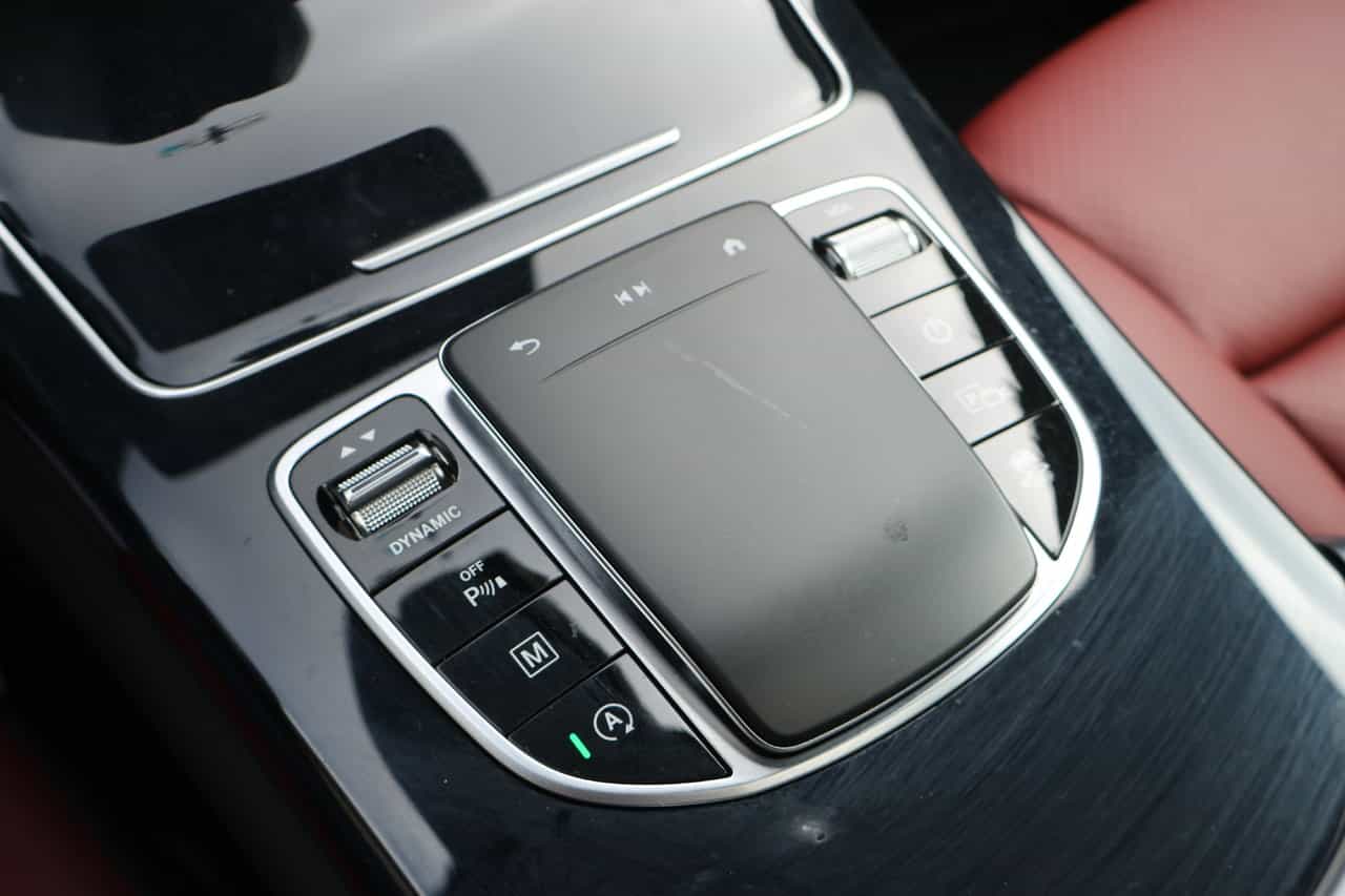 2023 Mercedes-Benz GLC GLC300 - Image 25