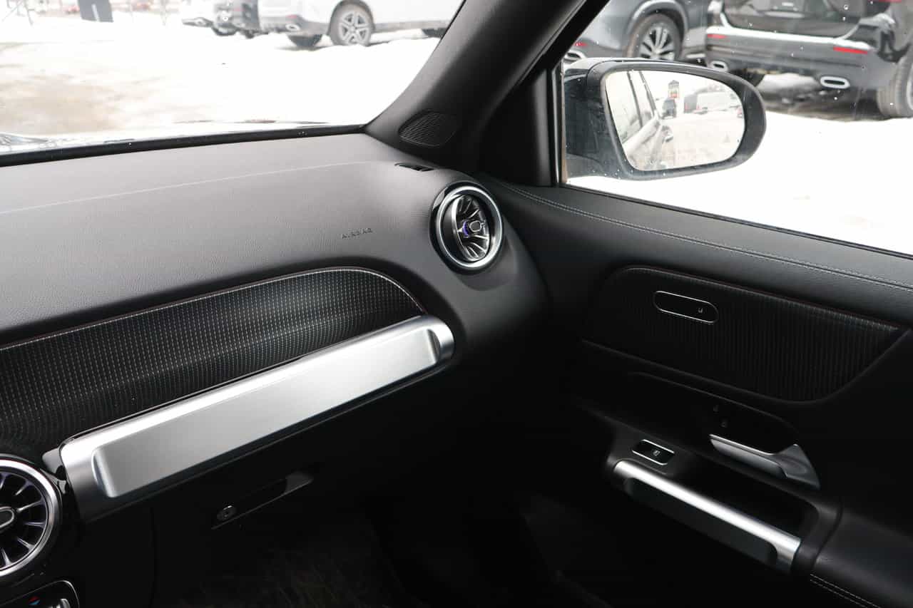 Image 17 Mercedes-Benz GLB-Class GLB250 2022