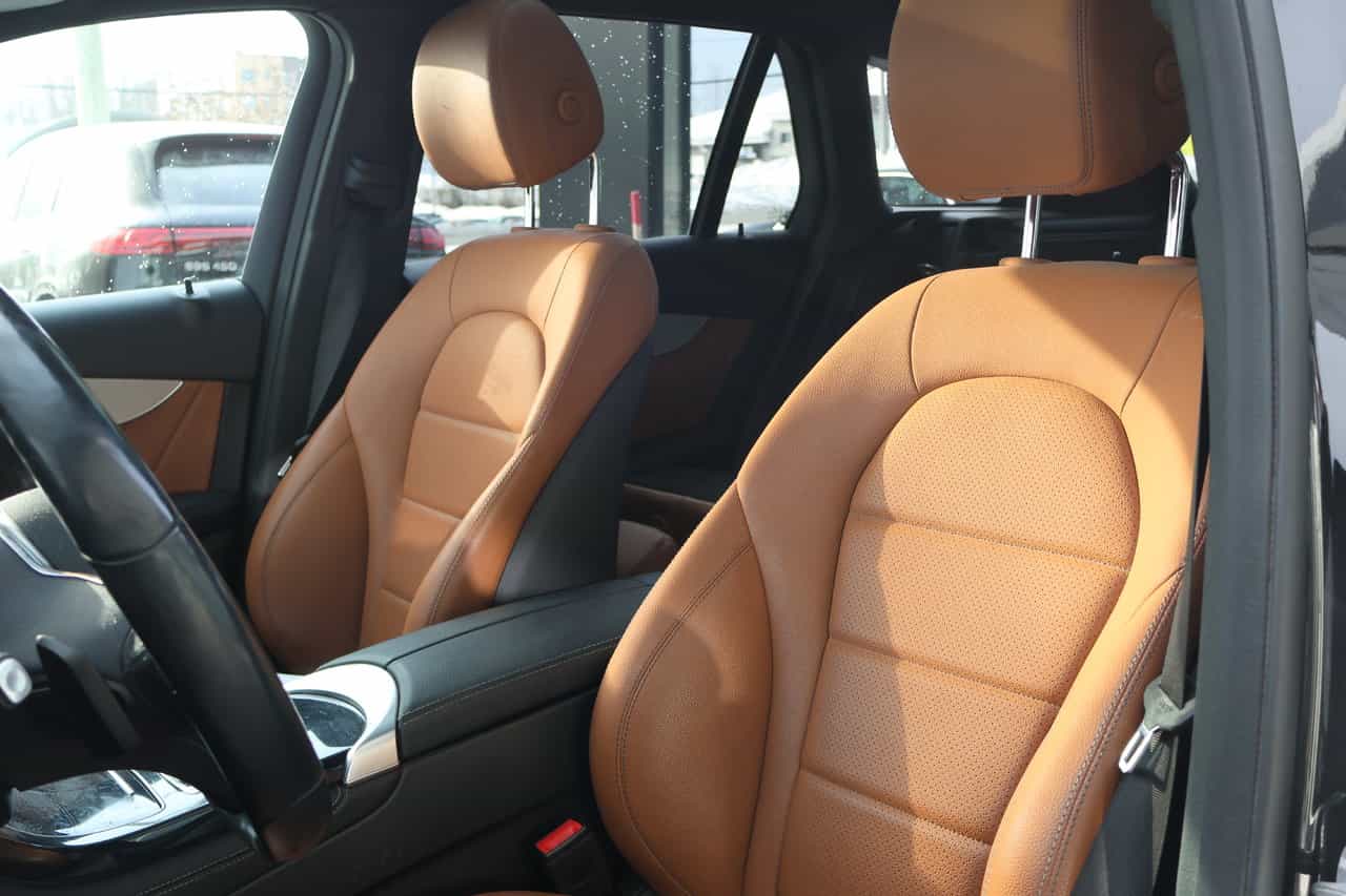 2021 Mercedes-Benz GLC-Class GLC300 - Image 3