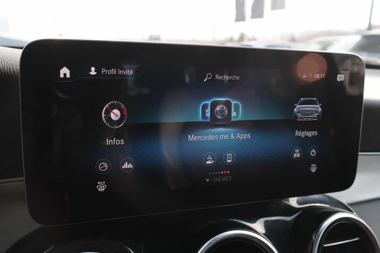 2021 Mercedes-Benz GLC-Class GLC300 - Image 19