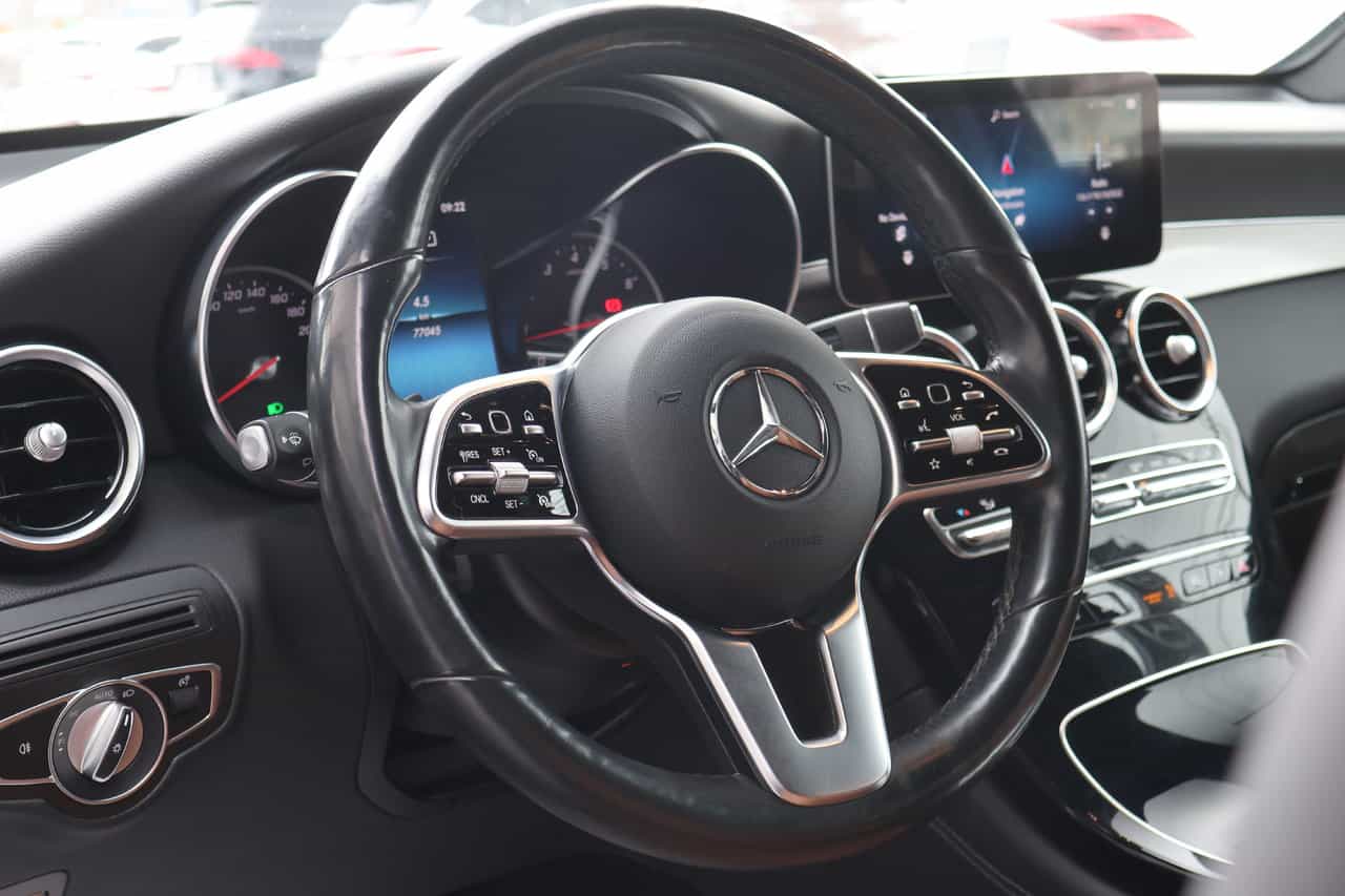 2021 Mercedes-Benz GLC GLC300 - Image 12