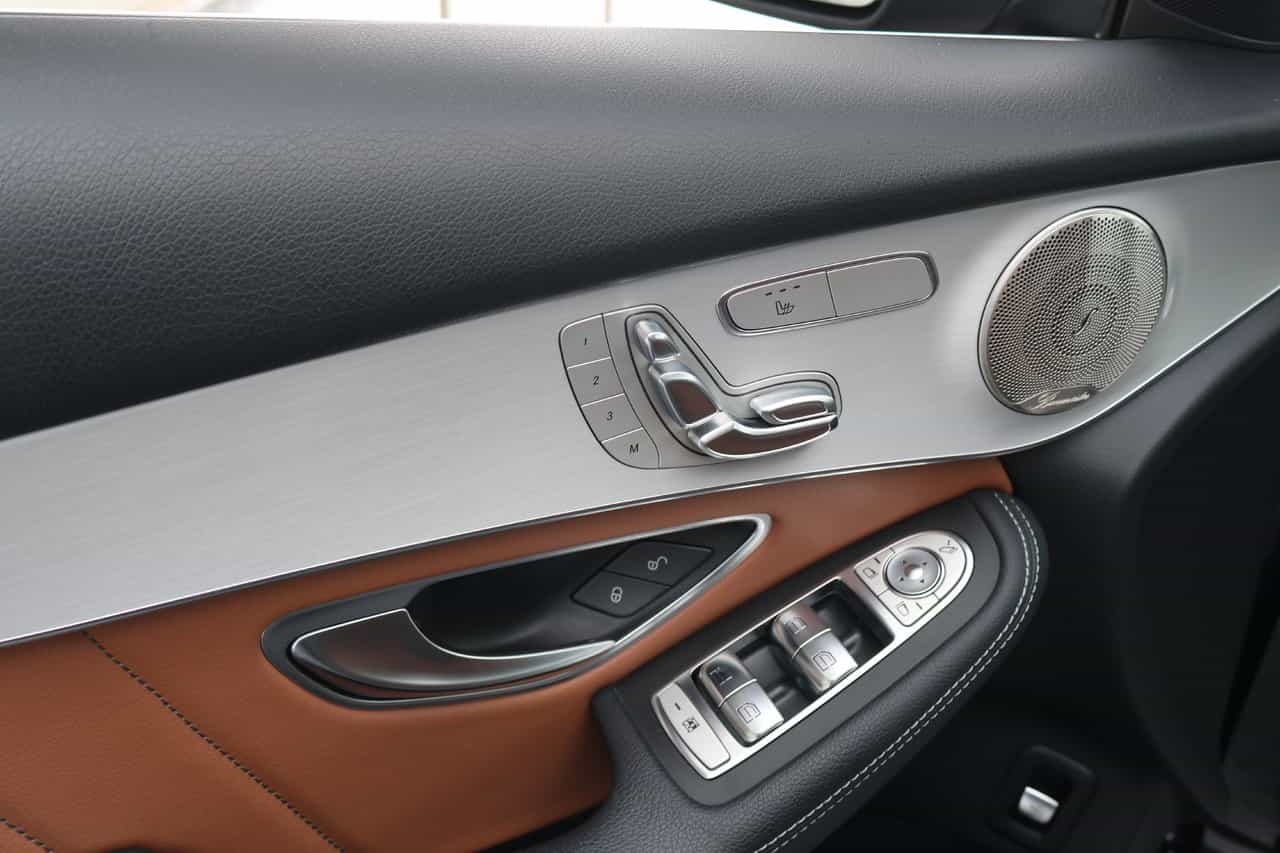 2021 Mercedes-Benz GLC GLC300 - Image 13