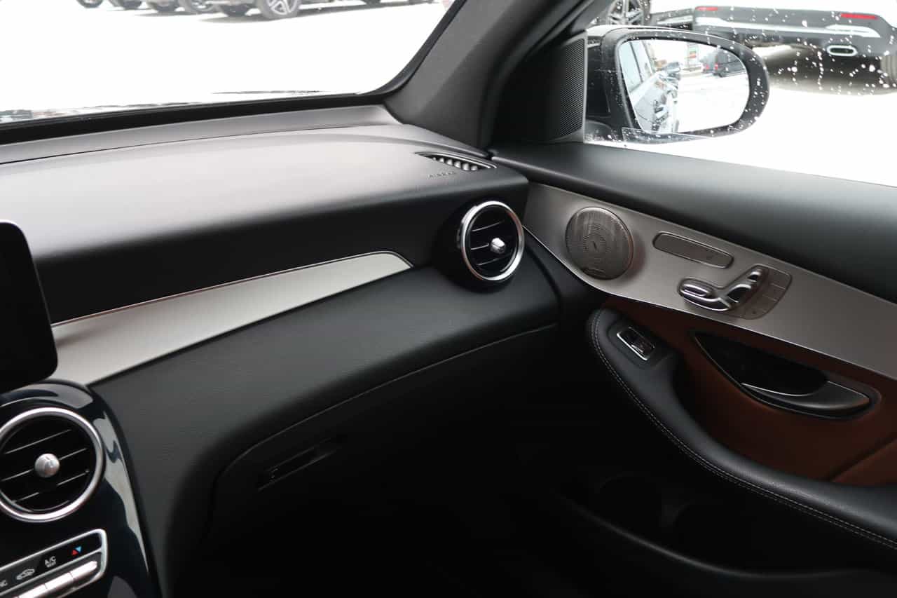 2021 Mercedes-Benz GLC GLC300 - Image 19