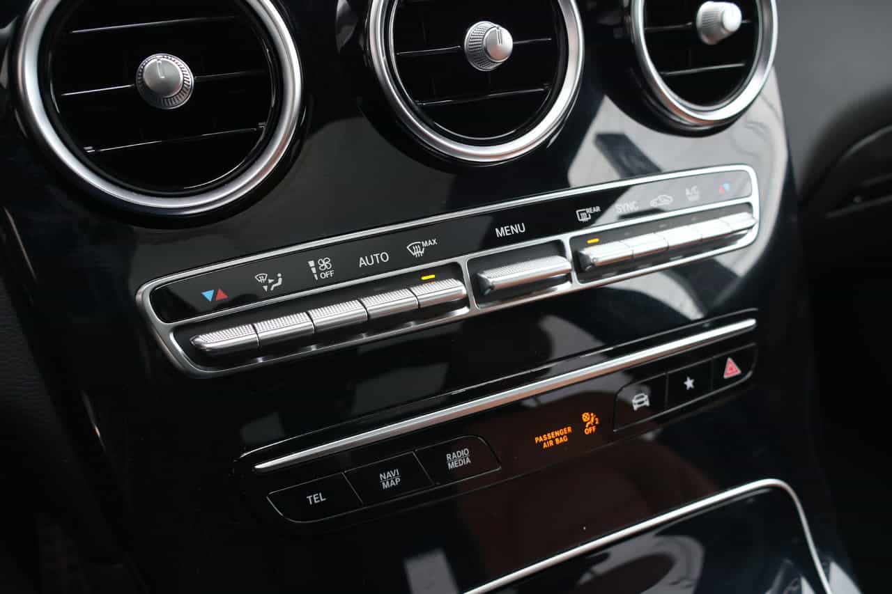 2021 Mercedes-Benz GLC GLC300 - Image 26