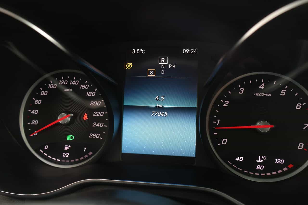 2021 Mercedes-Benz GLC GLC300 - Image 28