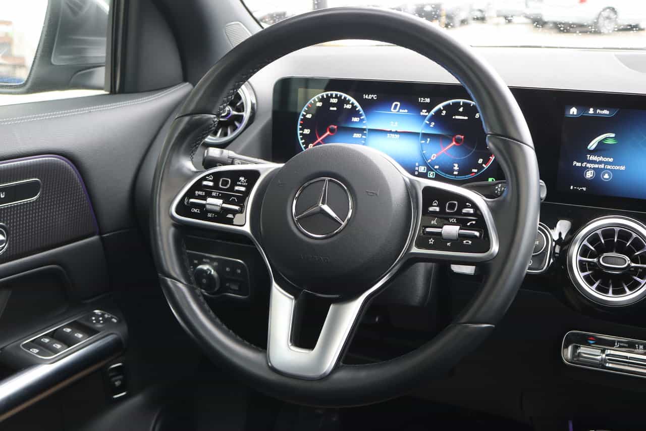 2023 Mercedes-Benz GLA GLA250 - Image 2