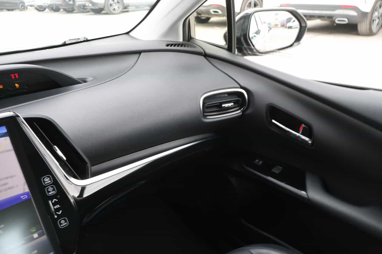 2019 Toyota Prius Prime - Image 17