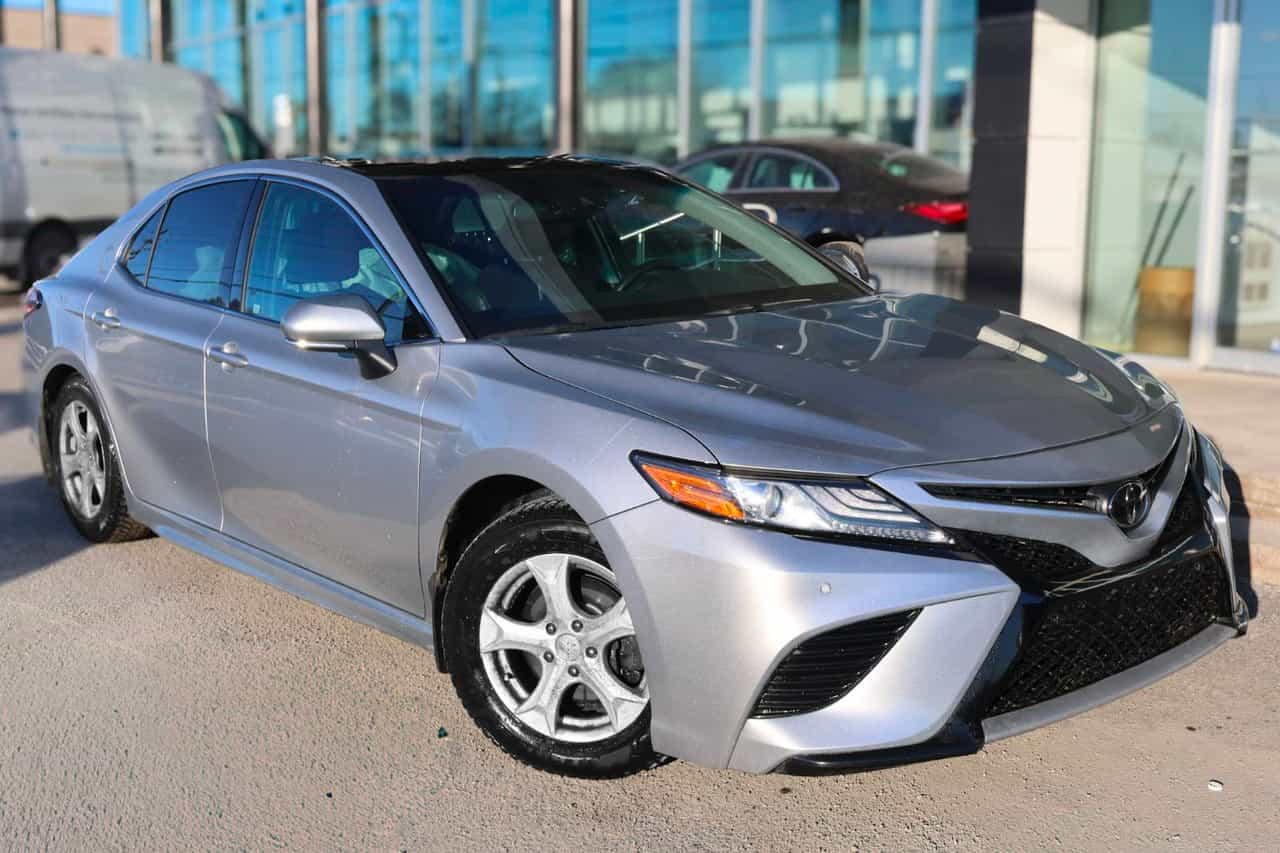 2018 Toyota Camry XSE - Image 6