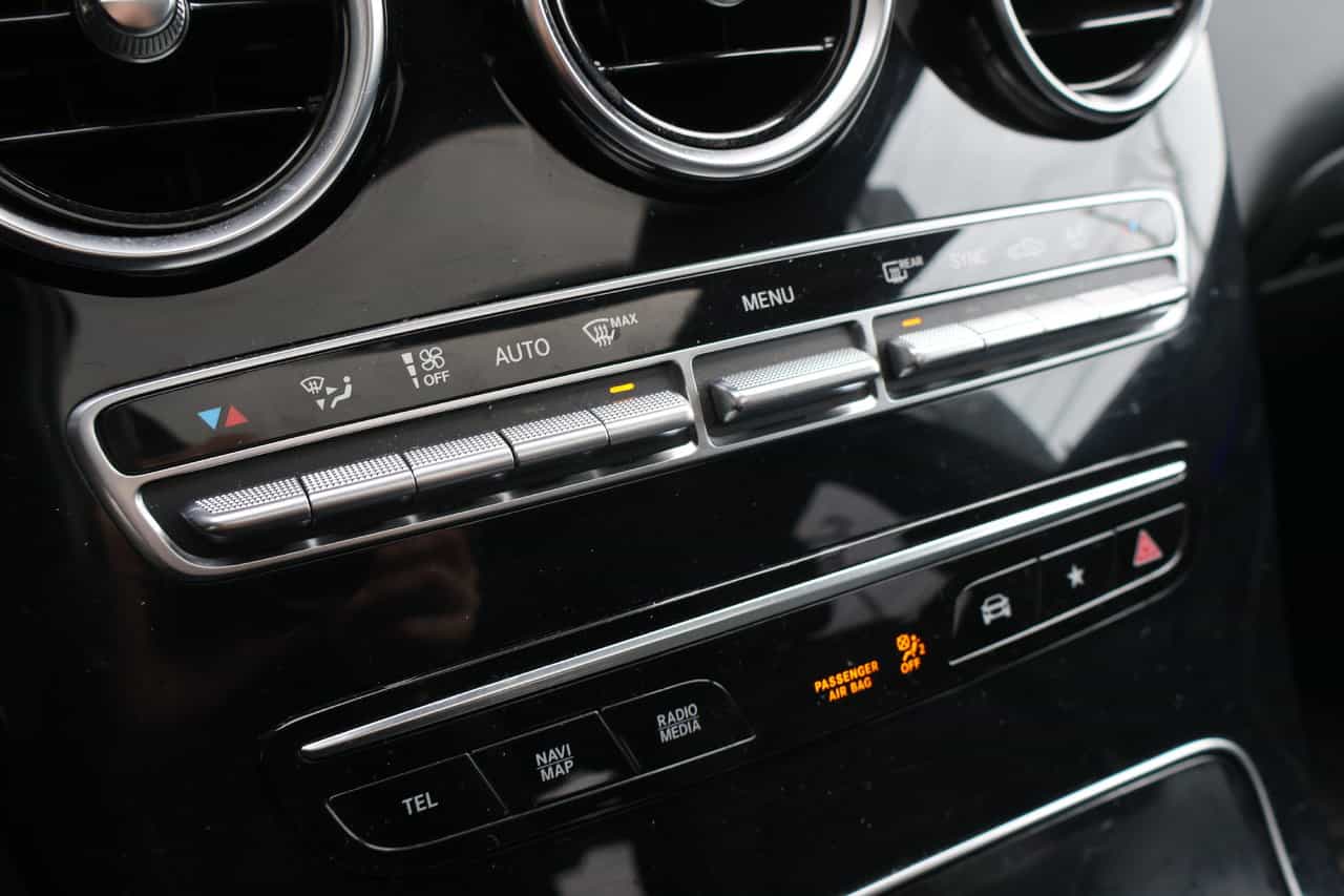 Image 22 Mercedes-Benz GLC-Class GLC300 2023