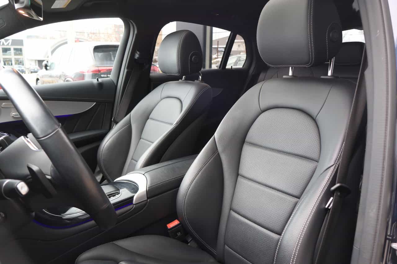 2023 Mercedes-Benz GLC GLC300 - Image 3