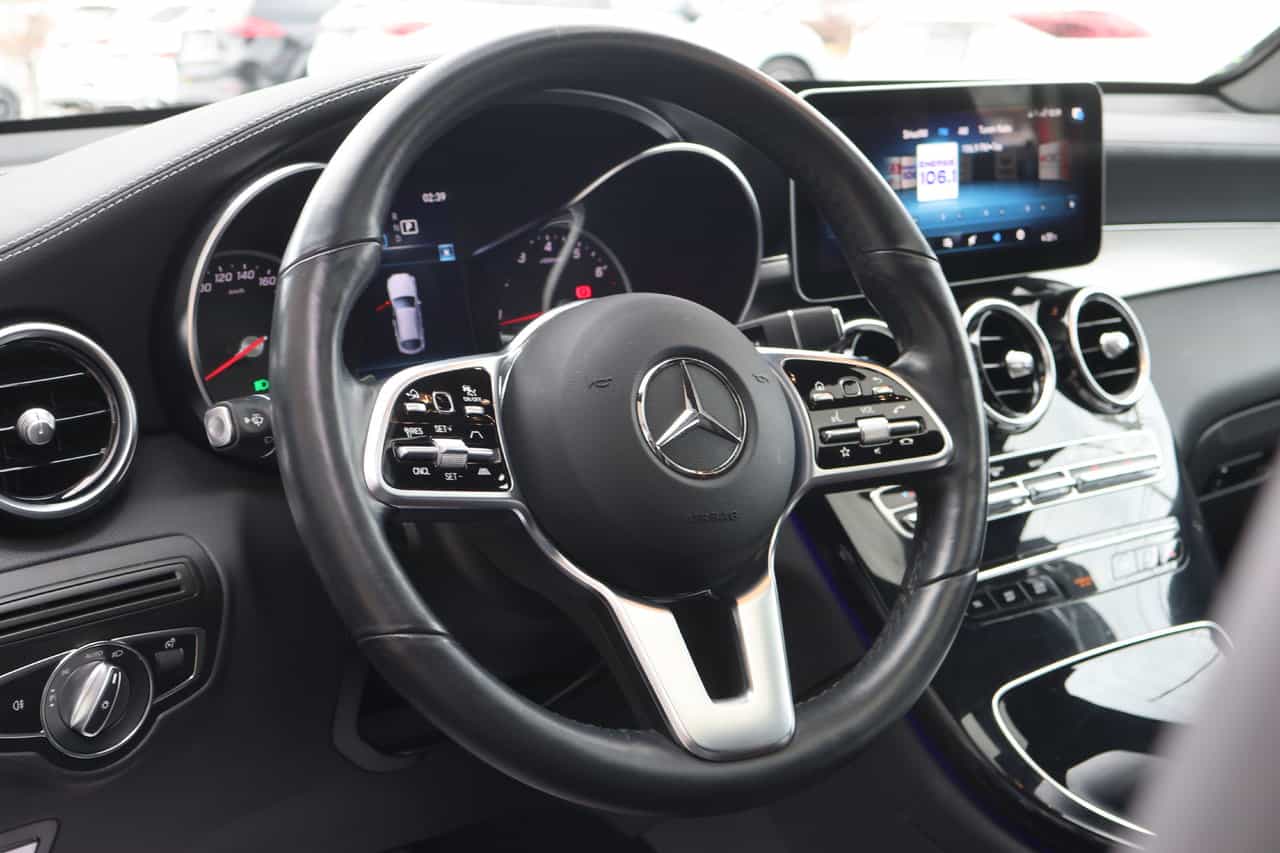 2023 Mercedes-Benz GLC GLC300 - Image 11