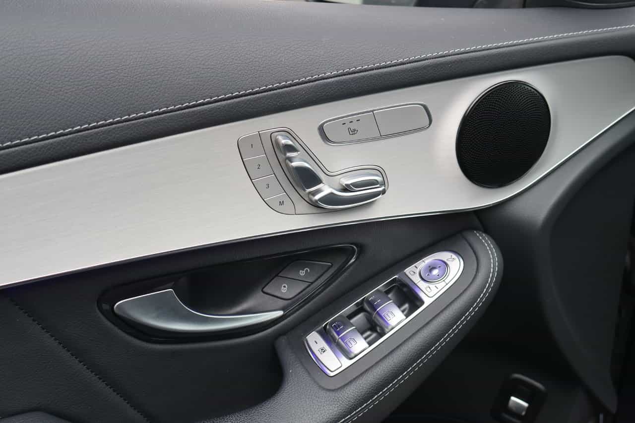 2023 Mercedes-Benz GLC GLC300 - Image 12