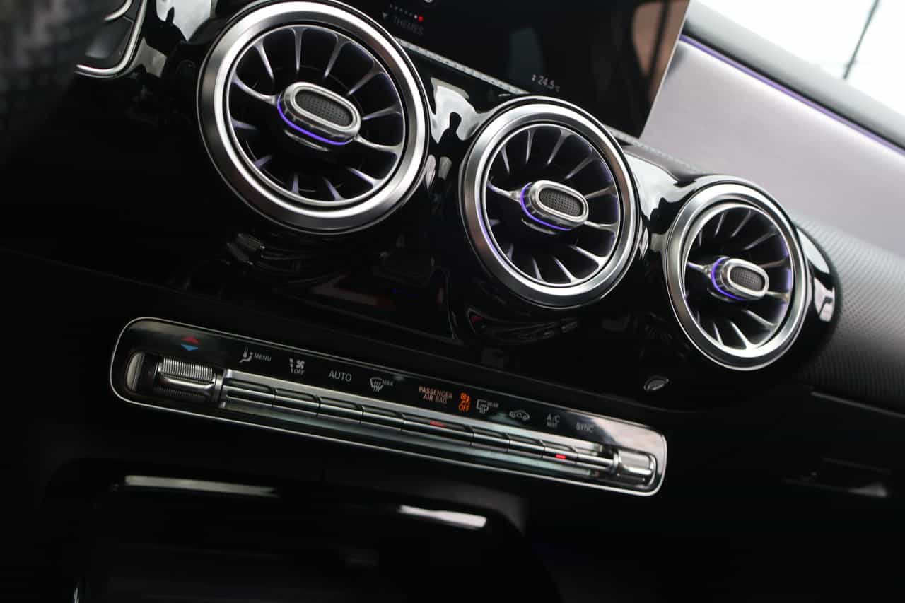 2020 Mercedes-Benz A-Class A35 AMG - Image 30