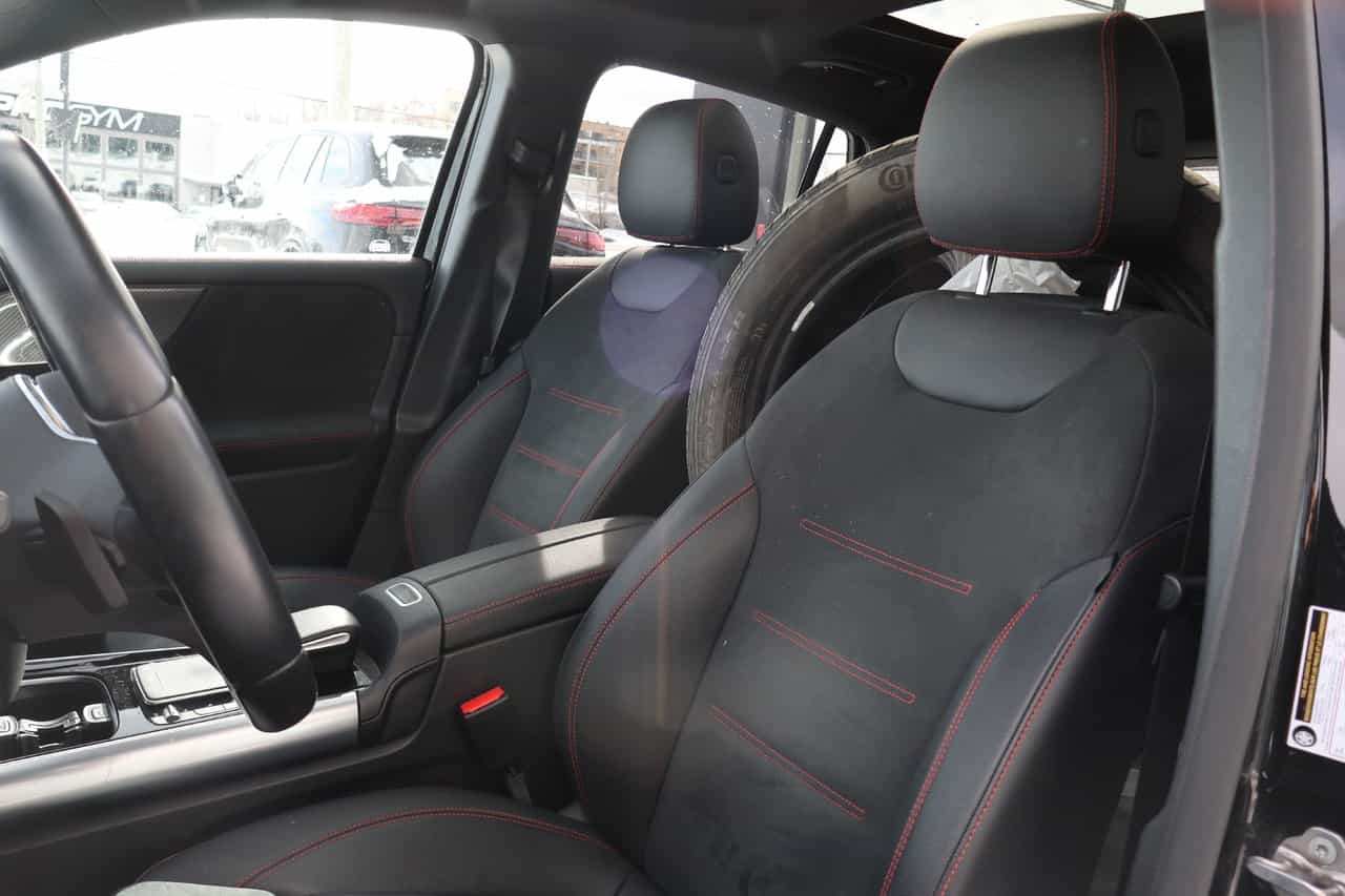 2022 Mercedes-Benz GLA-Class GLA250 - Image 3