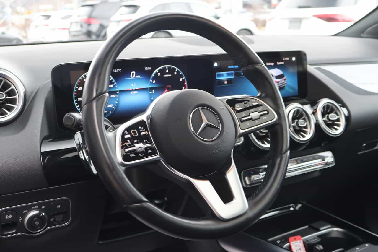 2022 Mercedes-Benz GLA GLA250 - Image 11