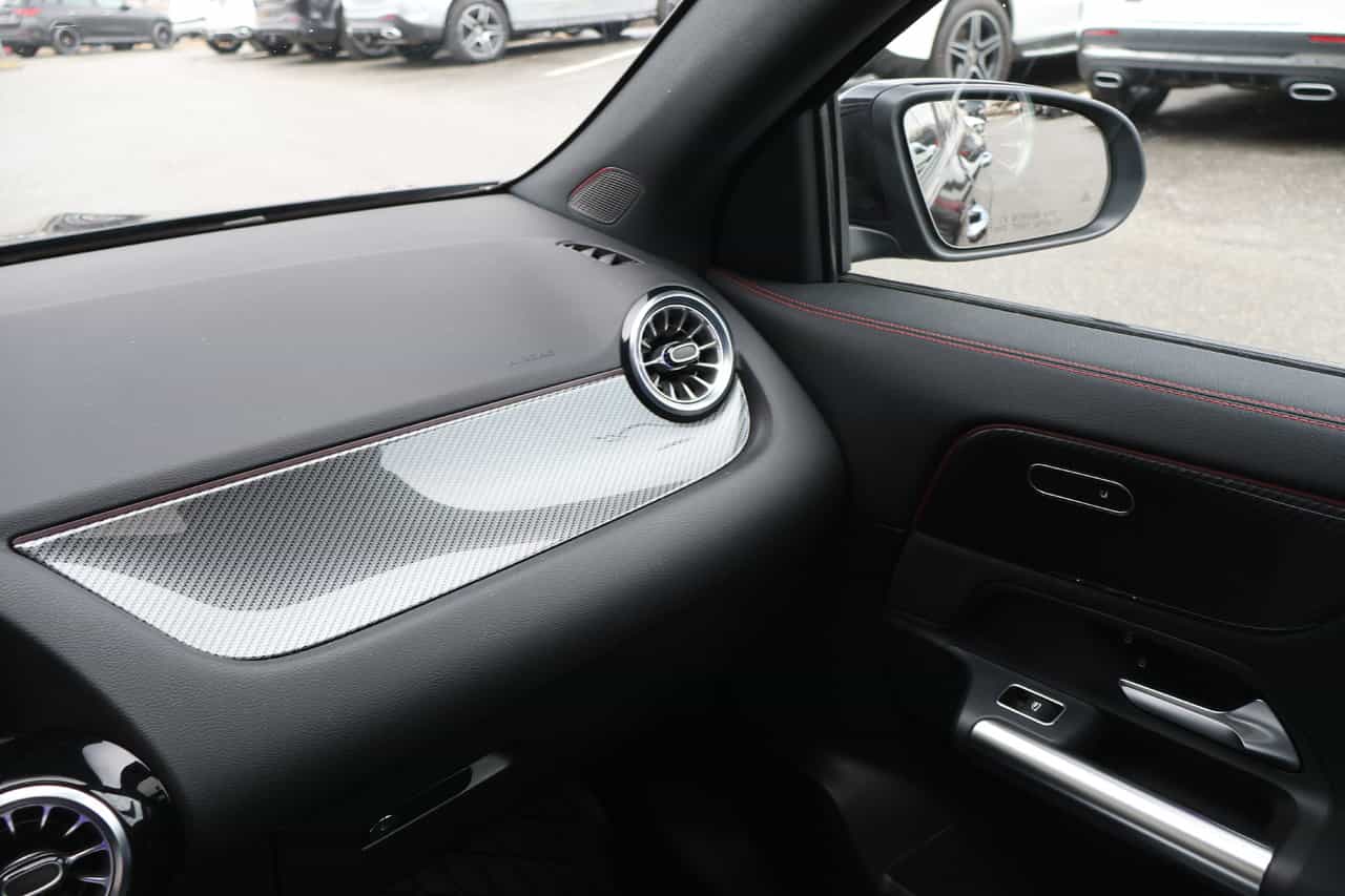 2022 Mercedes-Benz GLA GLA250 - Image 18