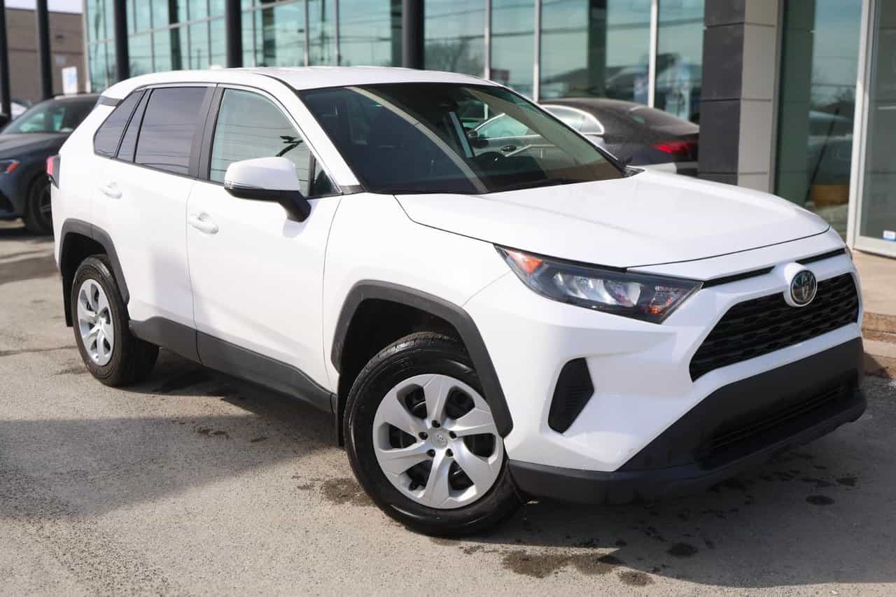 2024 Toyota Rav4 LE - Image 5