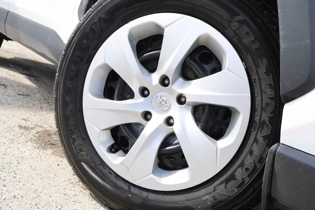 Image 6 Toyota Rav4 LE 2024