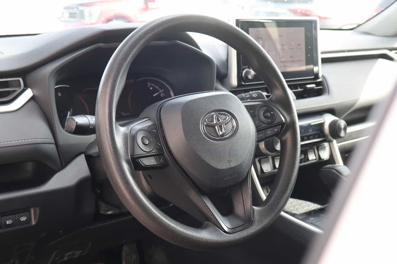 Image 10 Toyota Rav4 LE 2024