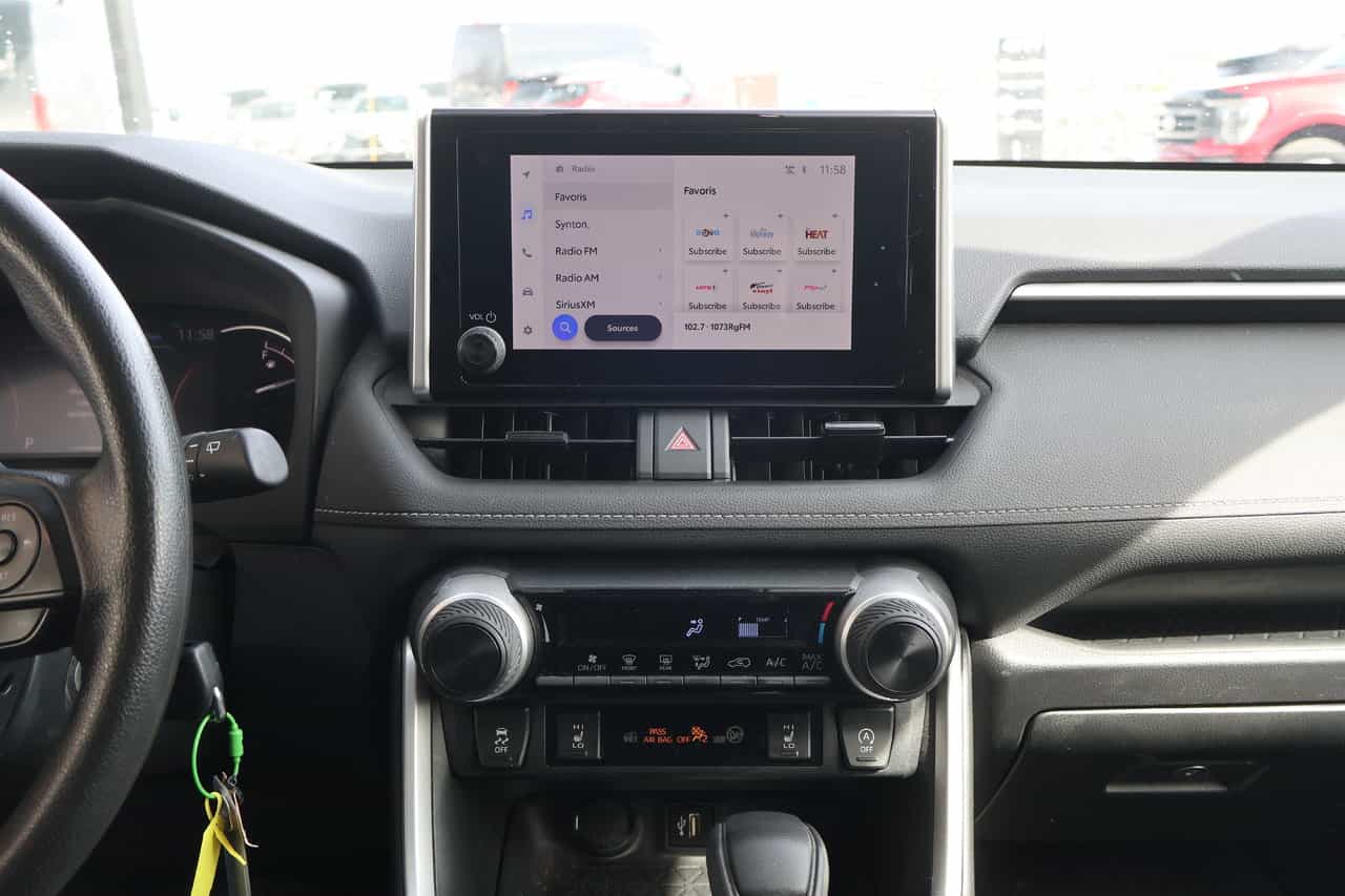 Image 16 Toyota Rav4 LE 2024