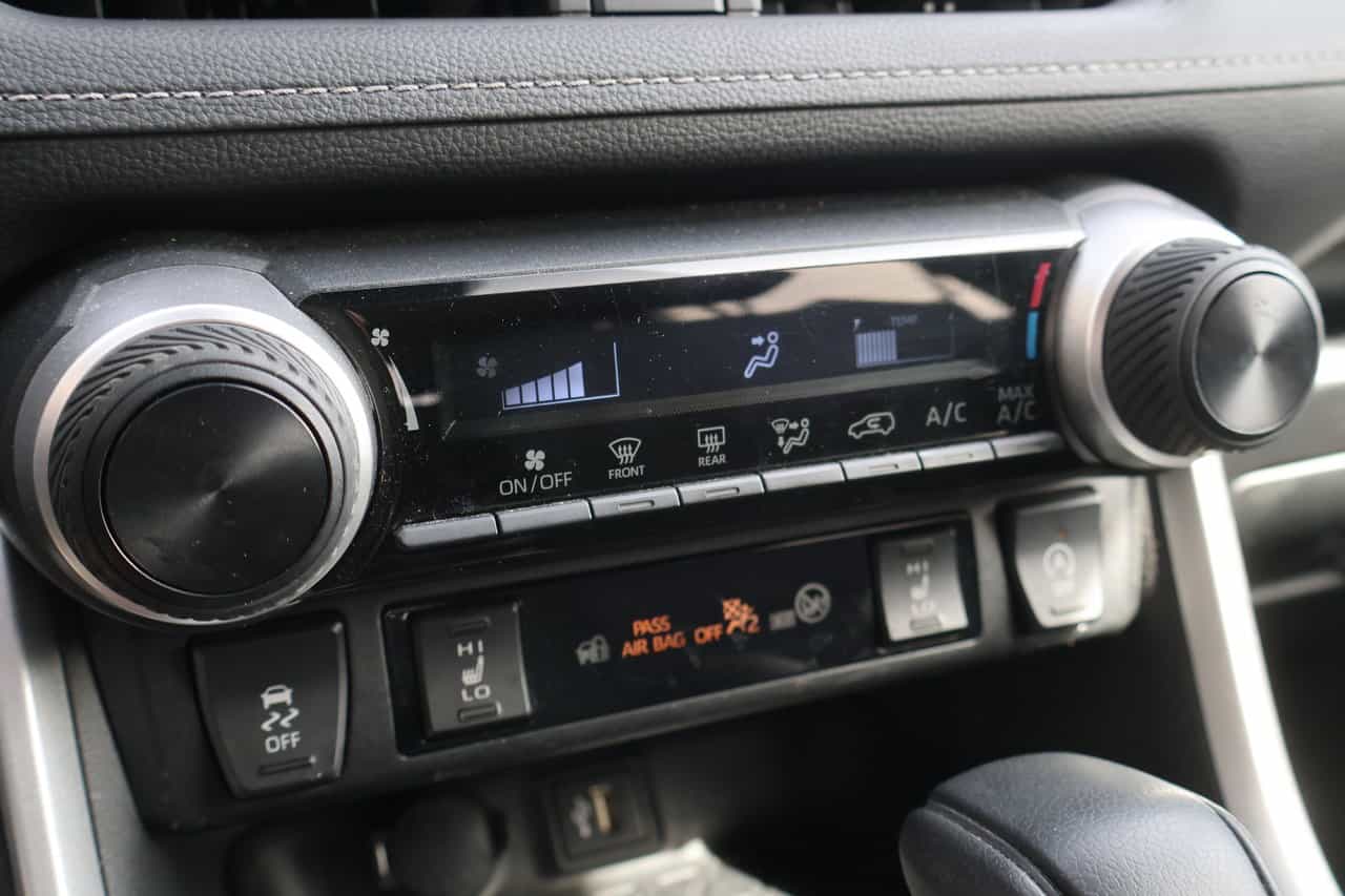 2024 Toyota Rav4 LE - Image 20