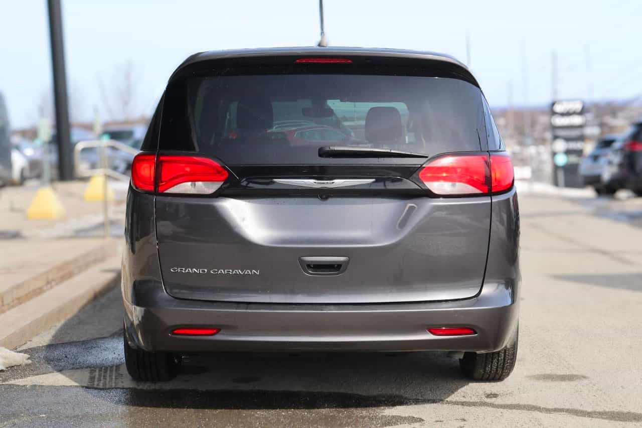 2022 Chrysler Grand Caravan SXT - Image 9