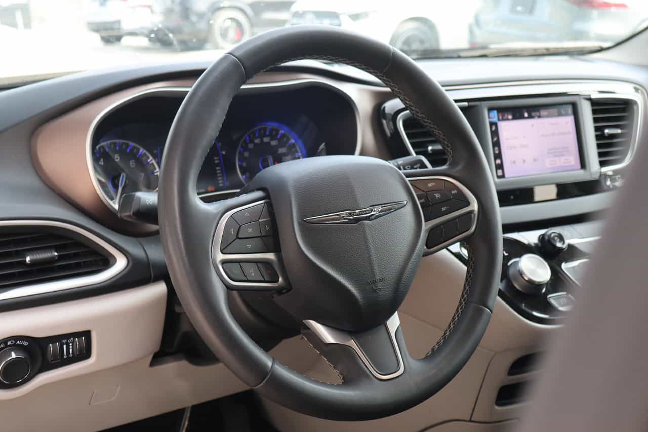 2022 Chrysler Grand Caravan SXT - Image 11