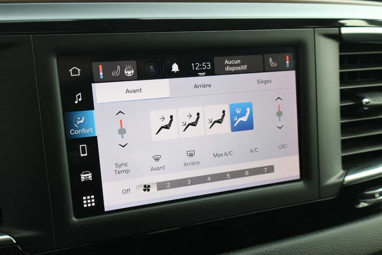 2022 Chrysler Grand Caravan SXT - Image 21