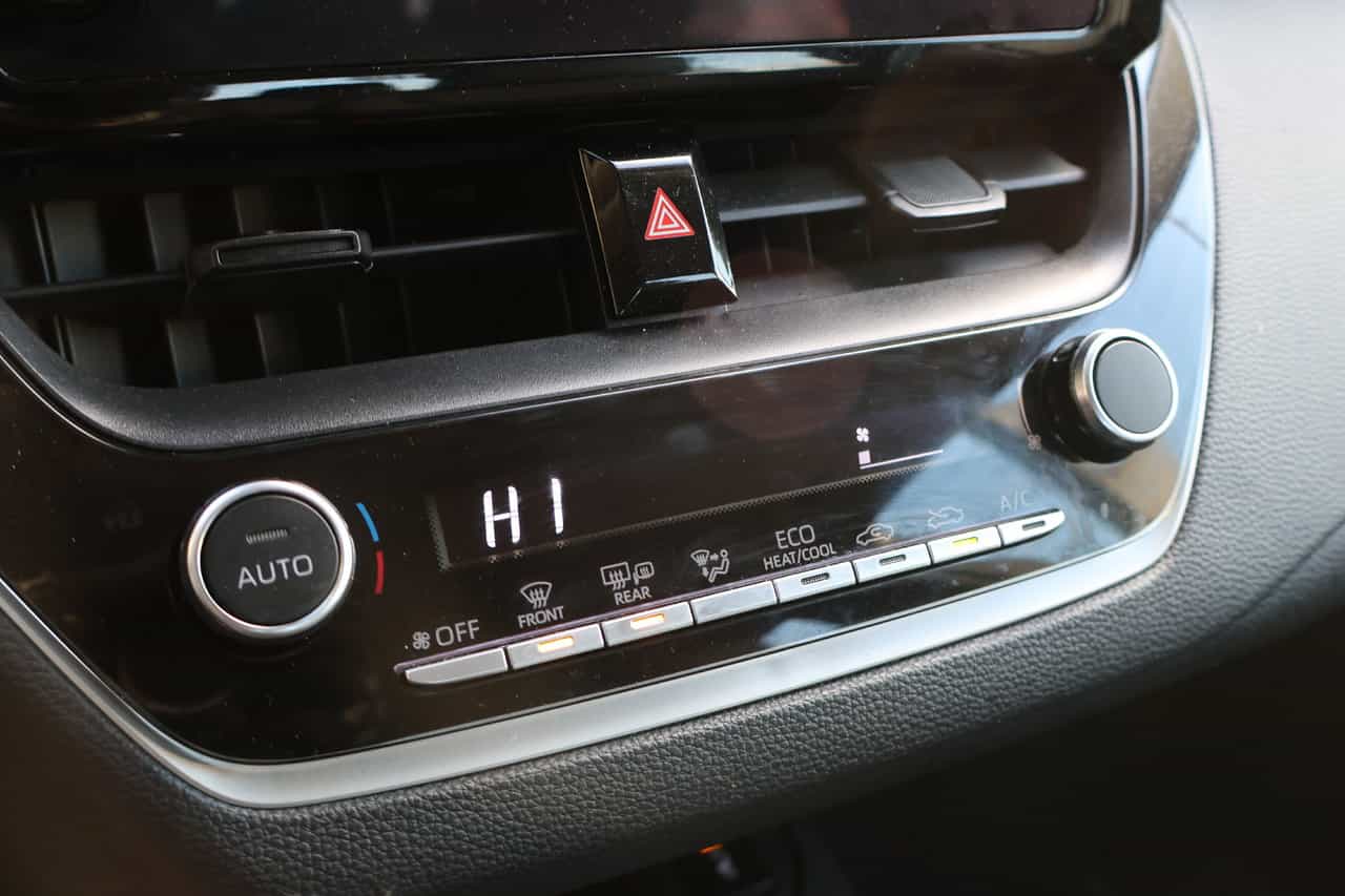 2023 Toyota Corolla Le Cvt - Image 18