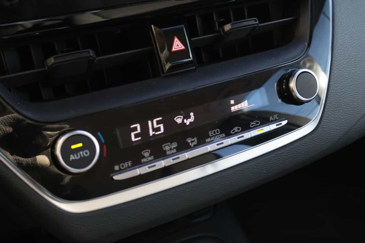 2023 Toyota Corolla Le Cvt - Image 19