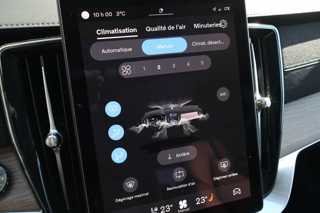 2025 Volvo XC90 B6 - Plus 2025.5 - Image 28