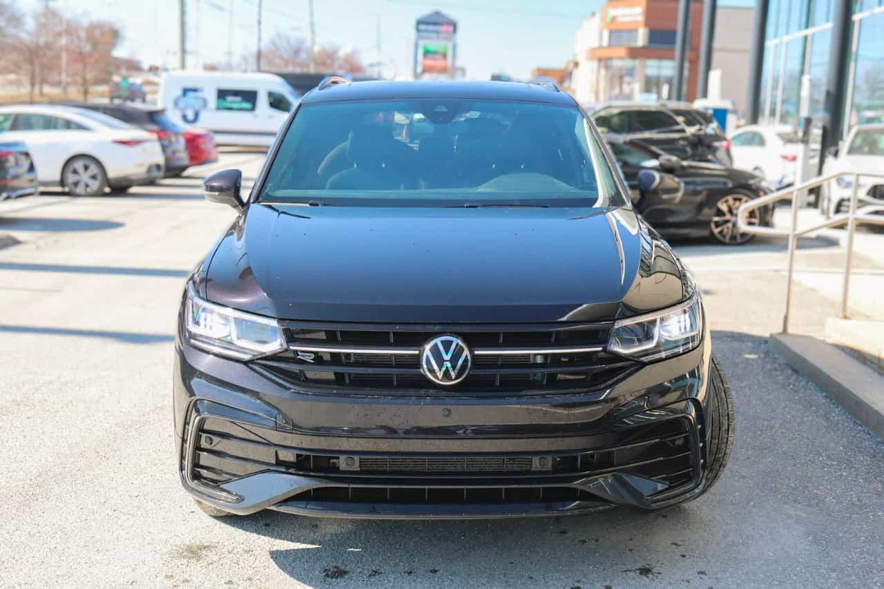 2022 Volkswagen Tiguan Highline R-Line - Image 3
