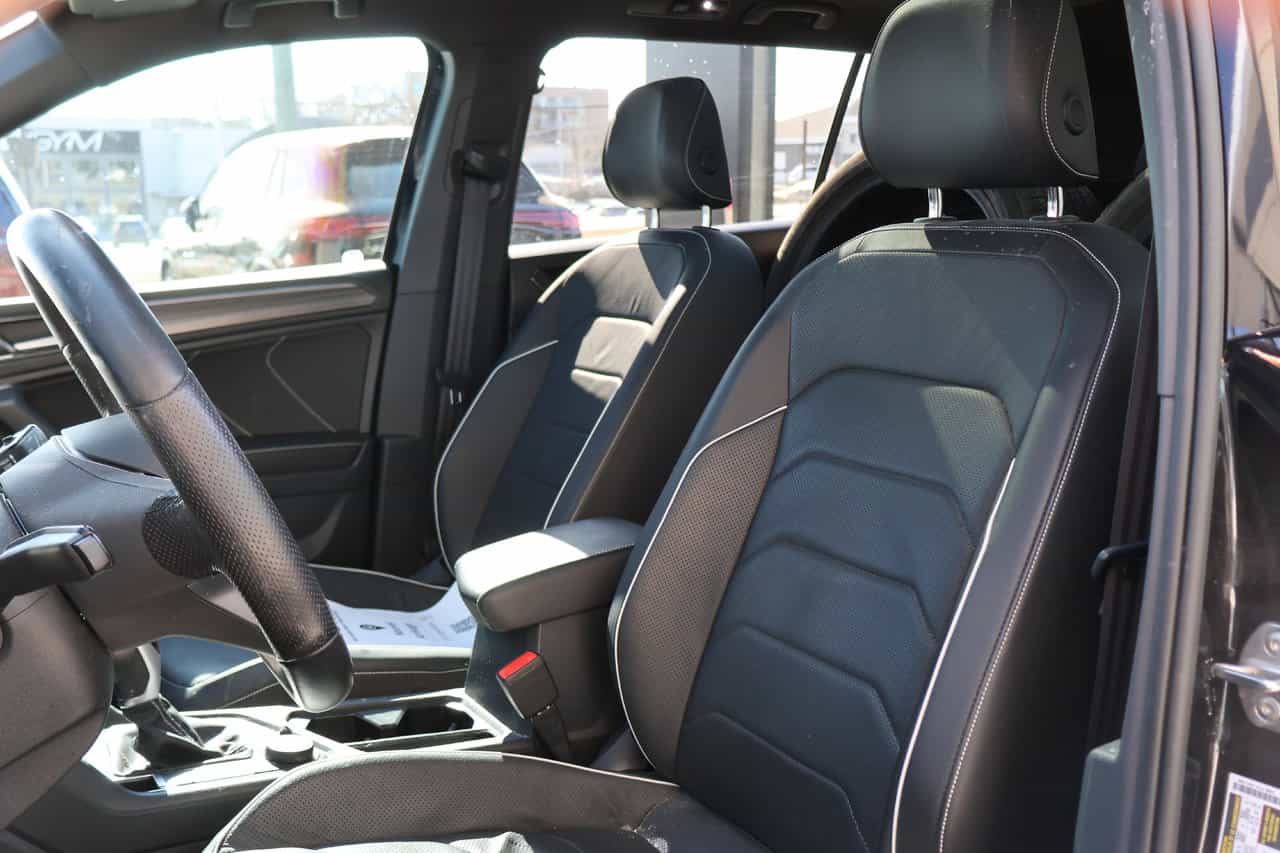 2022 Volkswagen Tiguan Highline R-Line - Image 8