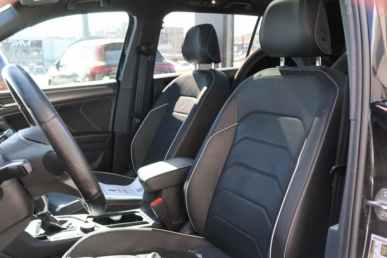 2022 Volkswagen Tiguan Highline R-Line - Image 9