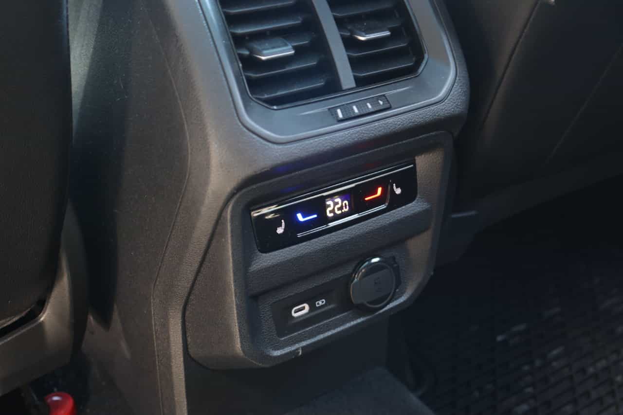 2022 Volkswagen Tiguan Highline R-Line - Image 11