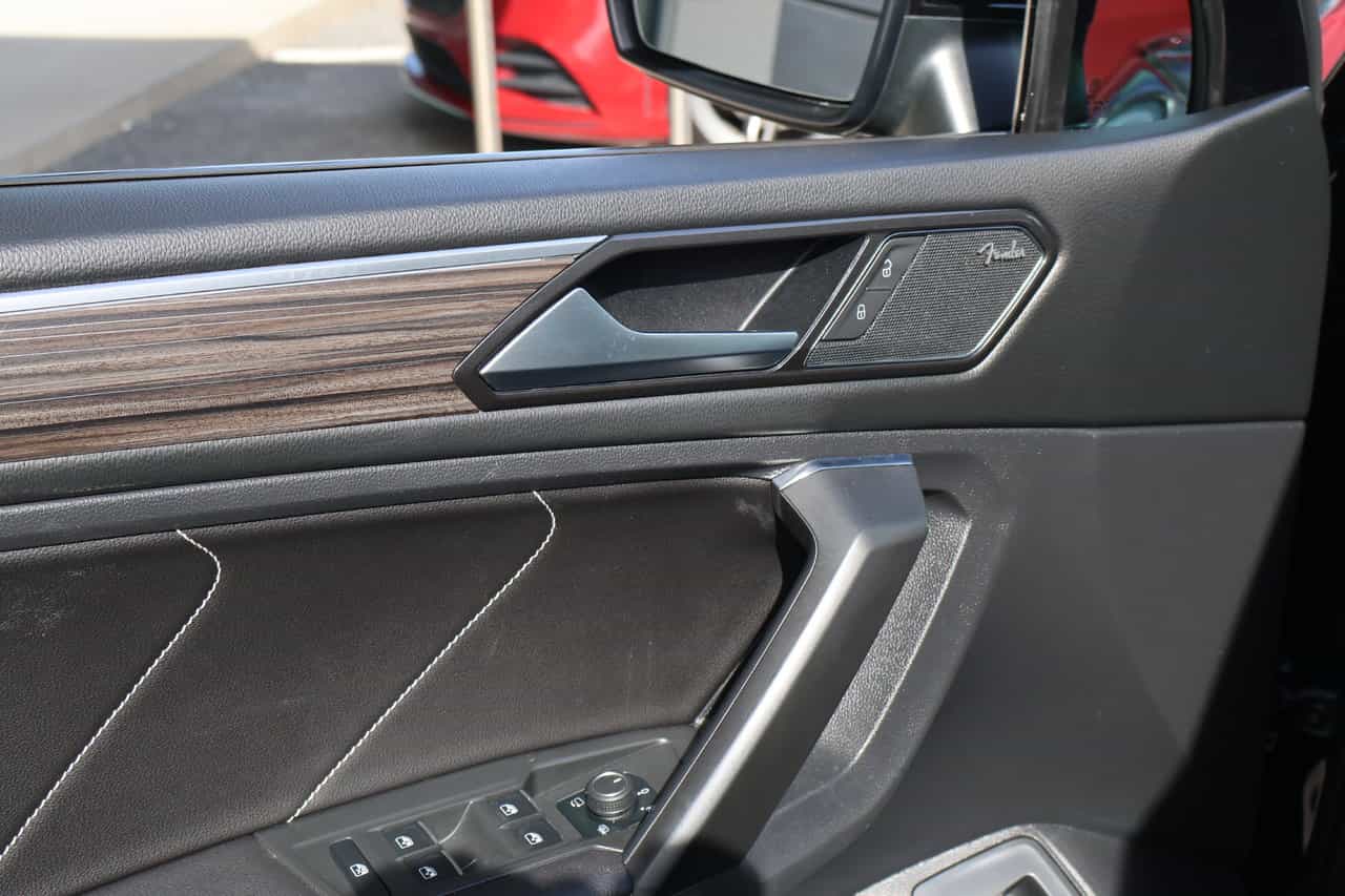 2022 Volkswagen Tiguan Highline R-Line - Image 10