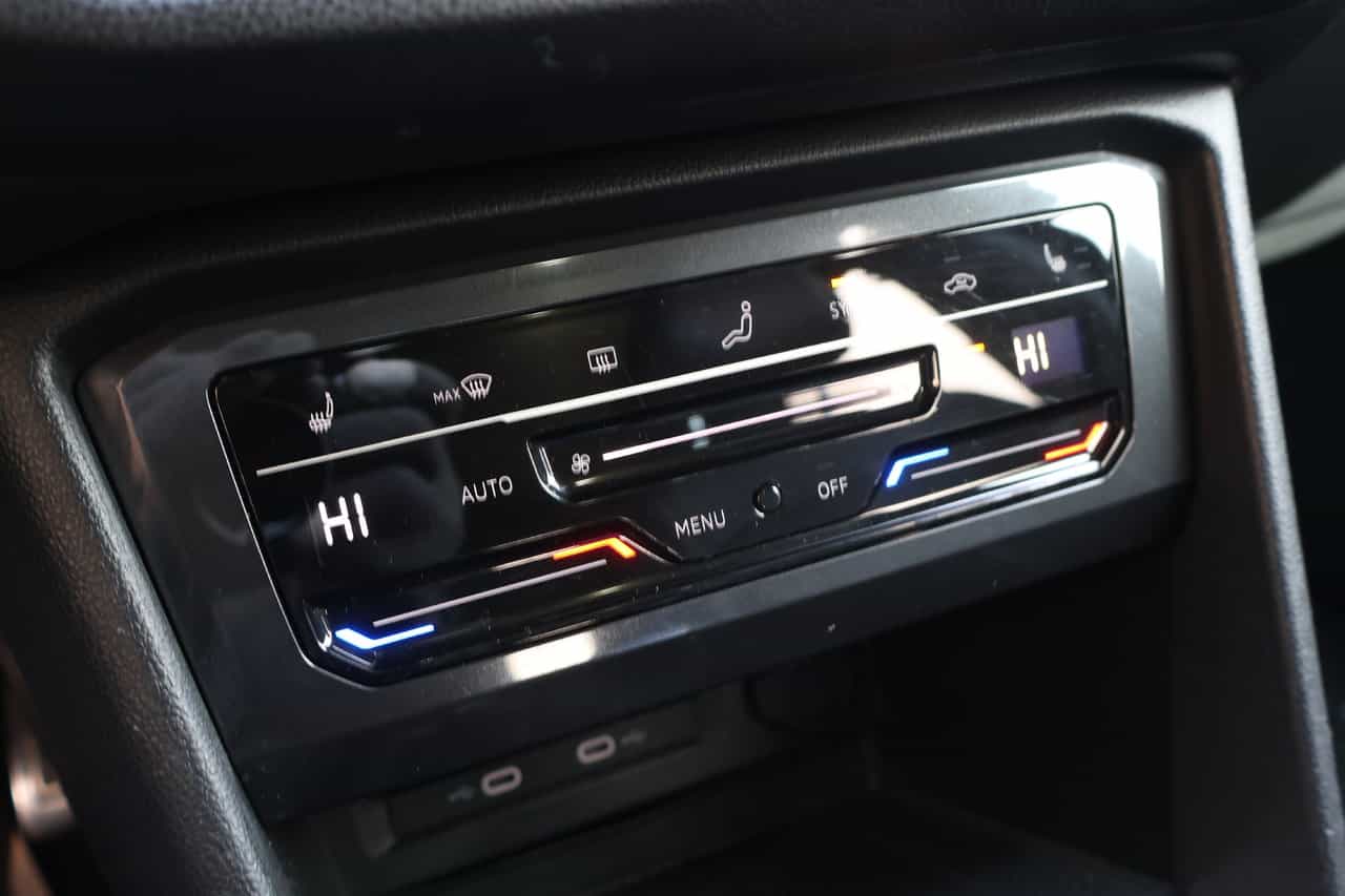 2022 Volkswagen Tiguan Highline R-Line - Image 21