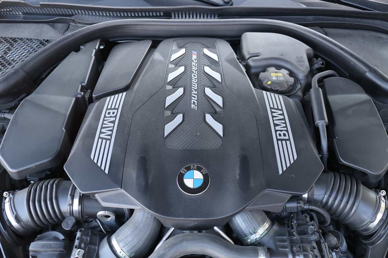 Image 29 BMW 8 Series M850i xDrive 2021