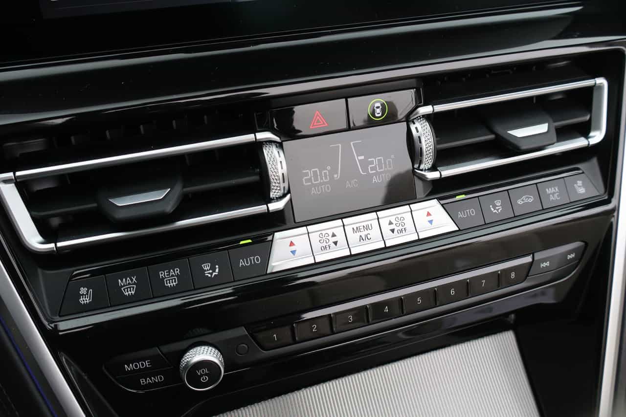 2021 BMW 8 Series M850i xDrive - Image 27