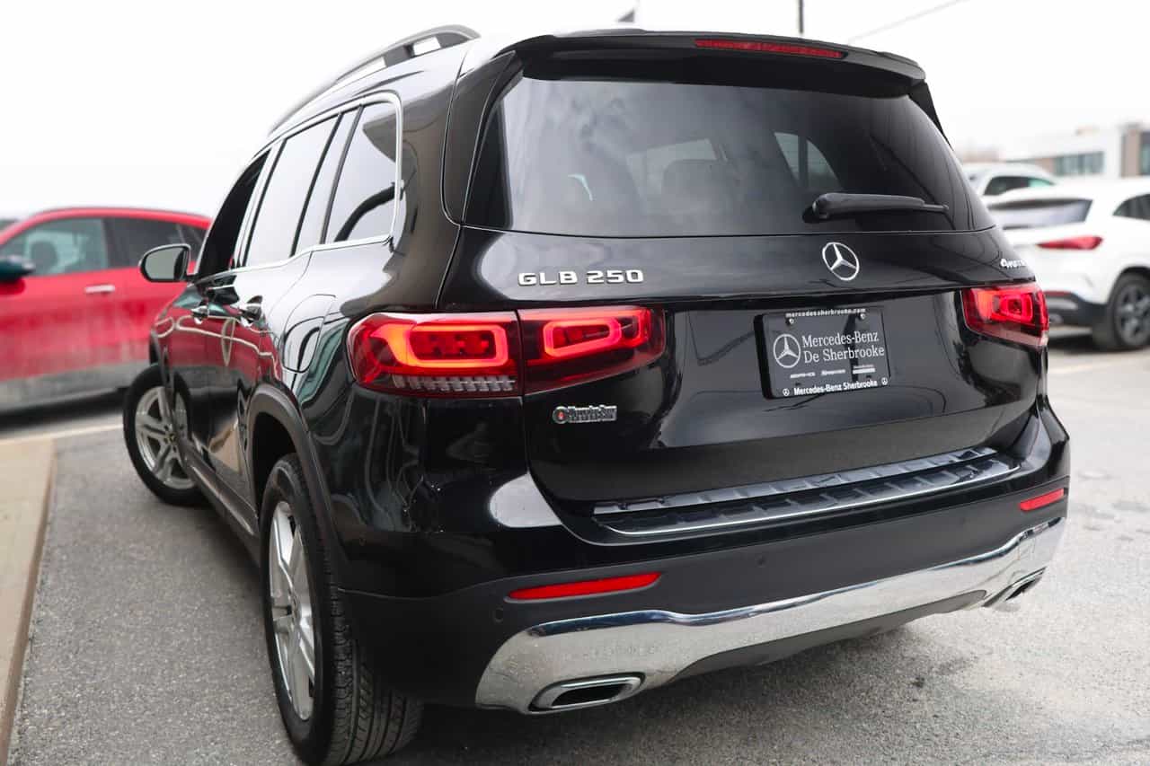 2023 Mercedes-Benz GLB GLB250 - Image 9