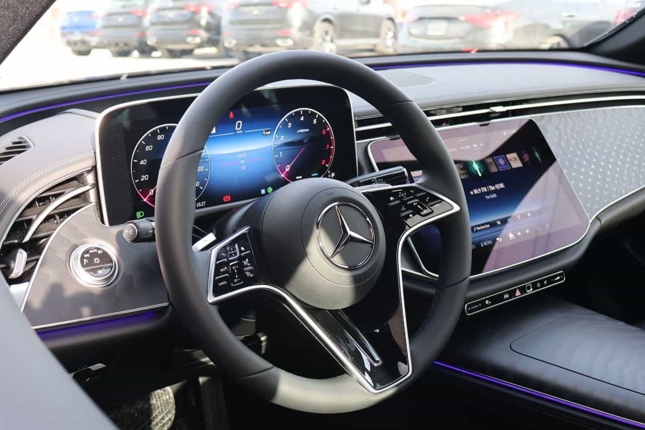 Image 11 Mercedes-Benz E-Class E450 2025