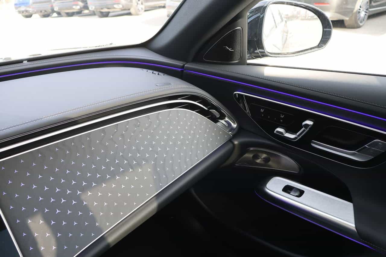 Image 17 Mercedes-Benz E-Class E450 2025